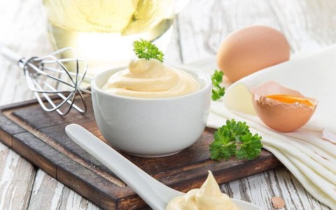Cách làm sốt mayonnaise ngon hơn loại mua ở siêu thị