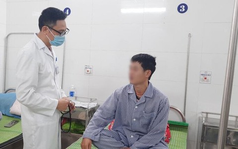 Thích ăn thịt tái, tiết canh, sán 'làm tổ' trong não lúc nào không biết