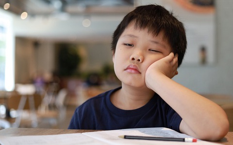 Muốn biết con mình có thiên hướng học tập, yêu sách vở không, hãy nhìn vào 3 điểm này ở đôi mắt của con