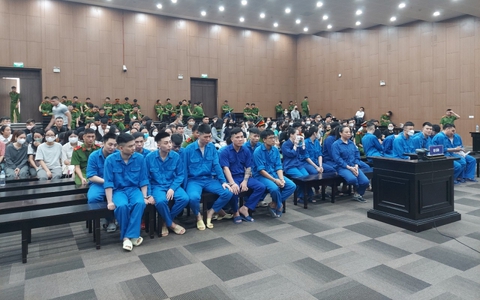 "Tập đoàn" đường dây tín dụng đen lãi suất tới 2.190% một năm, ghép ảnh khỏa thân để đòi nợ