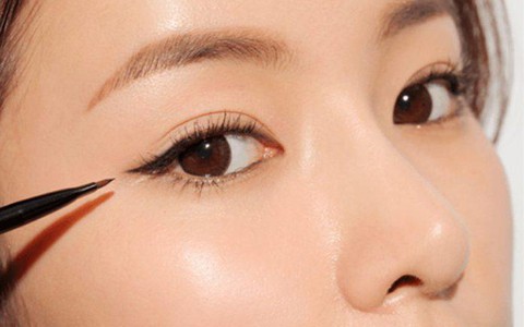 Làm thế nào để đôi mắt của bạn trông to hơn?