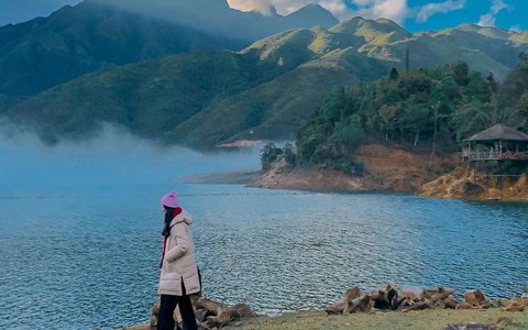 Hồ nước cao nhất Việt Nam: Cảnh đẹp như châu Âu, đường đến chỉ 12km khó ngang 'lên trời'