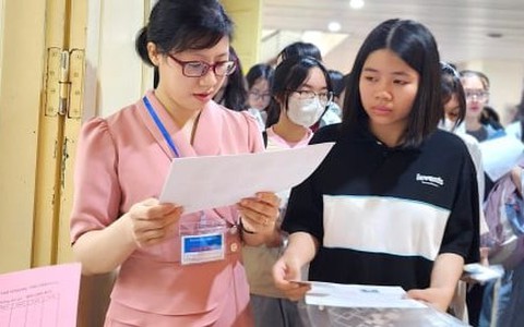 Yêu cầu không dùng ngữ liệu trong sách giáo khoa Ngữ văn để kiểm tra