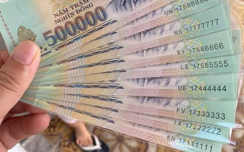 Rộ dịch vụ bán tiền seri đẹp theo ngày sinh với giá cao ngất: Có phạm luật?