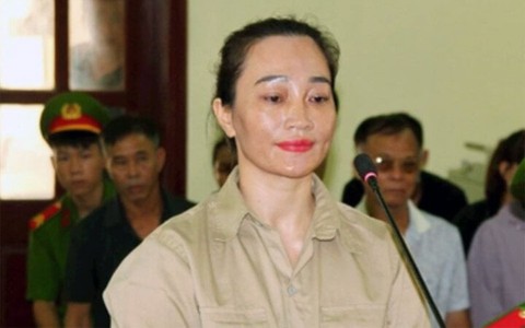 Cô đồng bổ cau xem bói "đúng nhận, sai cãi" lĩnh 7 năm 3 tháng tù