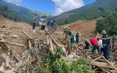 Sạt lở vùi lấp 8 ngôi nhà ở Lào Cai: Tìm thấy thi thể 2 trẻ em
