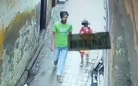 Bé gái 6 tuổi thoát khỏi tên biến thái định giở trò đồi bại nhờ điều bất ngờ
