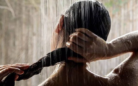 Sáng thức dậy nhớ làm 4 việc giúp cơ thể ít độc tố, da ít mụn và sáng bóng, bớt cả đống tiền thuốc thang