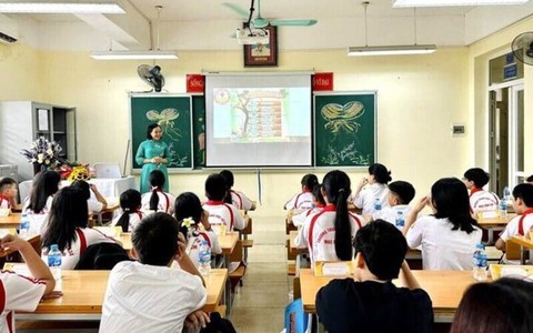 9 khoản tiền nhà trường không được phép thu của học sinh