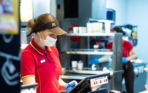 Vụ bê bối gây rúng động McDonald’s ở Anh: Hơn 700 cựu nhân viên cáo buộc bị gạ “đổi sex lấy việc làm”