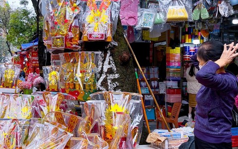 Thị trường đồ lễ ngày ông Công ông Táo