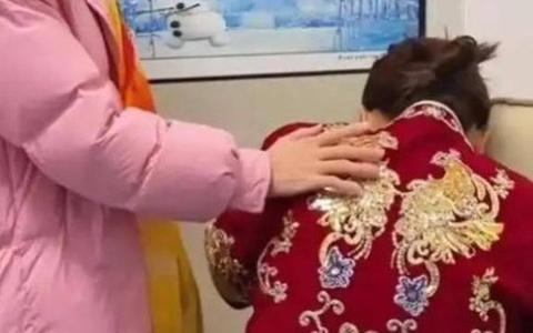 Sắp làm đám cưới, chú rể nói 1 câu khiến cô dâu òa khóc