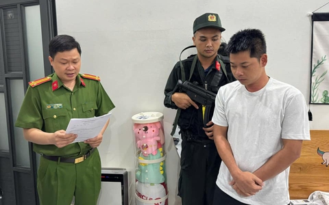 Khám xét nơi ở của Trần Trung Hiếu, triệt phá đường dây cá độ cực "khủng" 1.200 tỷ đồng