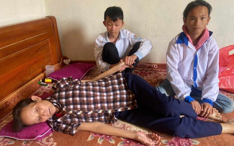 Mẹ đơn thân mắc bệnh hiểm nghèo cầu xin được sống để ở bên 2 con