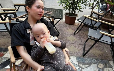 Tết đến là bế con đi "quẩy" khắp nơi và đây là bí quyết chăm 1 chiếc em bé 15 tháng tuổi nặng 15kg của "mẹ lười thư giãn", nuôi con kiểu phiên phiến