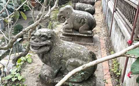 Du xuân về Bắc Ninh, ngắm hàng linh thú quỳ chầu ở chùa Phật Tích