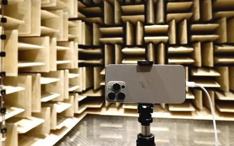 Bên trong căn phòng kỳ quái tạo nên iPhone 16: Yên tĩnh đến khó chịu, "tiếng kim rơi cũng bị nuốt trọn"