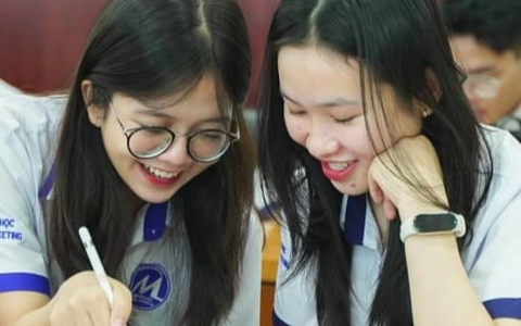 Một trường xét tuyển đại học bắt buộc phải có môn Toán