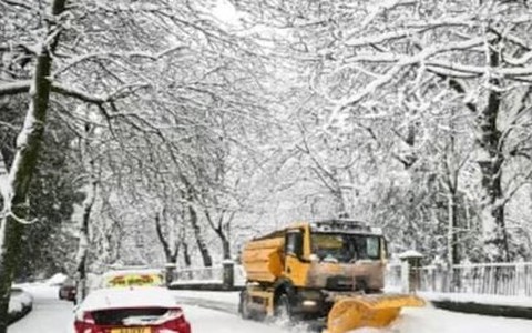 Bão tuyết và băng giá tấn công khắp châu Âu, hàng loạt chuyến bay bị hủy