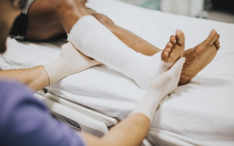 Cách sơ cứu khi bị gãy xương nhanh chóng và an toàn nhất