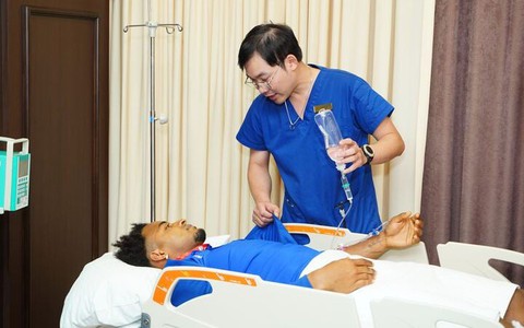 Chấn thương của Nguyễn Xuân Son nghiêm trọng hơn ghi nhận ban đầu
