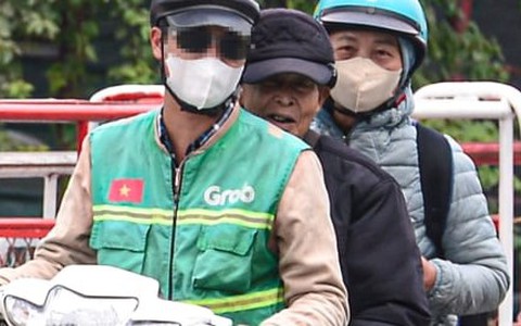 Phớt lờ mức phạt cao, nhiều tài xế công nghệ vẫn vô tư kẹp 3, phóng ngược chiều