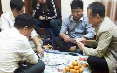 Vụ lãnh đạo xã ở Bắc Ninh chơi bài ăn tiền, người trong cuộc nói gì?