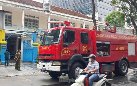 Cháy trong lớp mẫu giáo ở trung tâm TPHCM, nhiều người được sơ tán