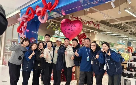 Bên trong cứ điểm công nghệ cao của Jack Ma: Người mua chỉ cần quét mã, đồ tự "biết chạy" về nhà