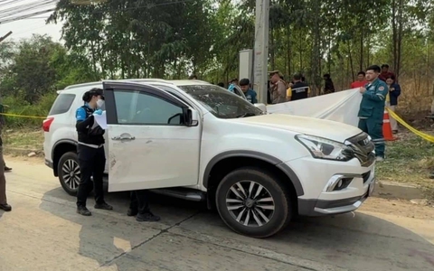 Vợ mất tích, chồng đi tìm thì bật khóc khi thấy vợ tử vong bên cạnh 1 người đàn ông lạ mặt ở trong ô tô
