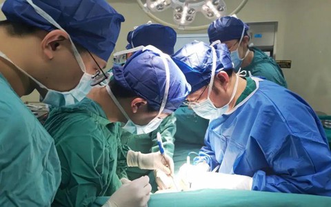 Người phụ nữ thủng thực quản, 'cận kề cửa tử': Thủ phạm là thứ có trong bát canh hầm