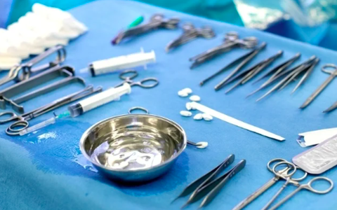 Trẻ 3 tuổi ăn nhầm thóc trộn thuốc diệt chuột