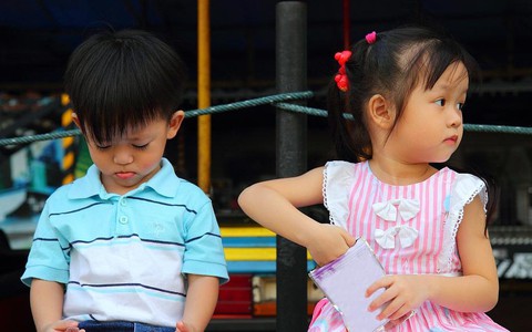 10 năm sau, những đứa trẻ thành công nhất đều có 4 đặc điểm này