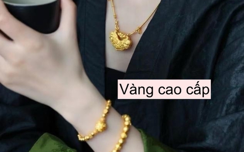 Phụ nữ trung niên đeo trang sức: Nhớ “3 NÊN đeo – 3 KHÔNG nên đeo” để trông thanh lịch và đẳng cấp