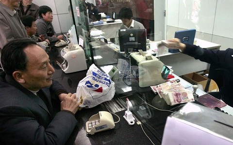 Người đàn ông gửi tiết kiệm 17 tỷ đồng, sau 1 năm đến rút, ngân hàng từ chối trả tiền, khẳng định: Nhân viên đã chiếm đoạt nên họ không có trách nhiệm