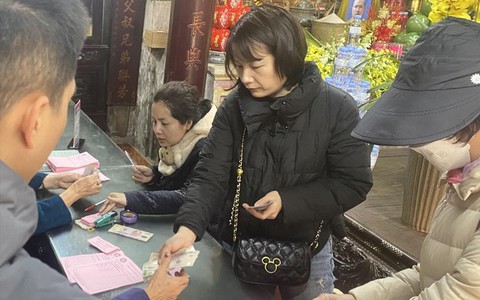 Rầm rộ dâng sao giải hạn: 'Dịch vụ' giải hạn, giá nào cũng có