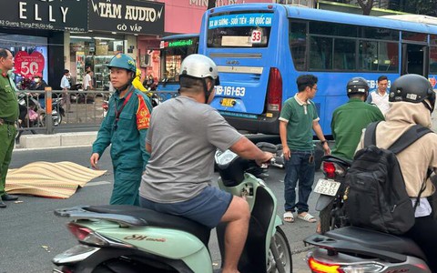 Tai nạn liên hoàn, tài xế xe ôm công nghệ bị xe buýt cán tử vong