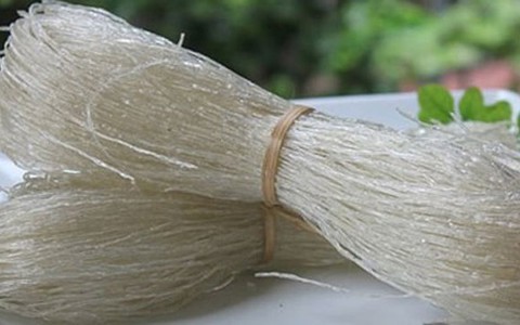Cách nhận biết miến dong bị tẩy, nhuộm