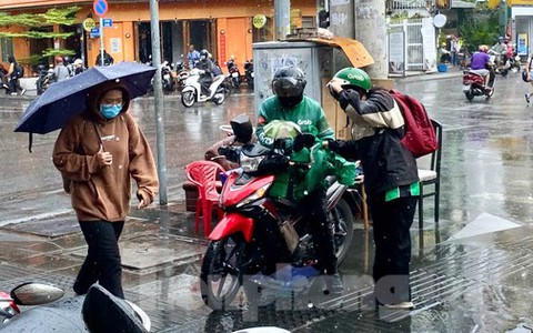 Thời tiết thất thường, người dân TPHCM cần chú ý ứng phó