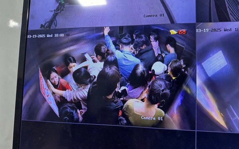 Vụ kẹt thang máy chung cư khiến hàng chục người "bị nhốt" ở Hà Nội: Nhiều cư dân chọn đi bộ hơn 10 ngày nay