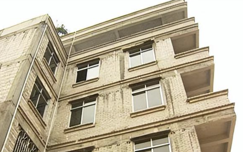 Chi 175 triệu đồng mua nhà hoang không ai dám ở, phát hiện bí ẩn dưới bể nước ngầm, người đàn ông lập tức phát tài: Giá nhà tăng vụt gấp 20 lần