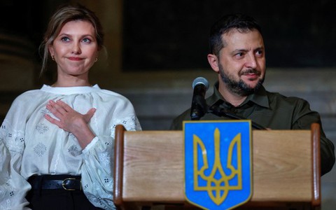 Hé lộ thu nhập của gia đình Tổng thống Ukraine Zelensky