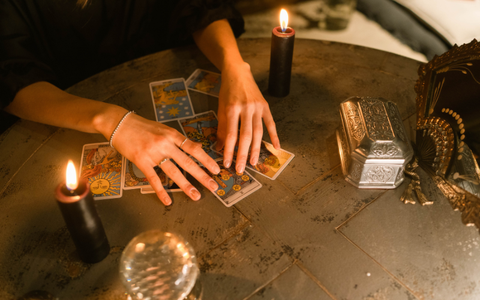 Rút bài Tarot: Điều gì sẽ khiến bạn cảm thấy hạnh phúc nhất trong tháng 5?