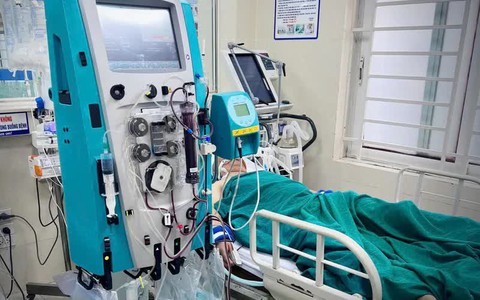 Người đàn ông suýt tử vong do uống rượu giả chứa Methanol