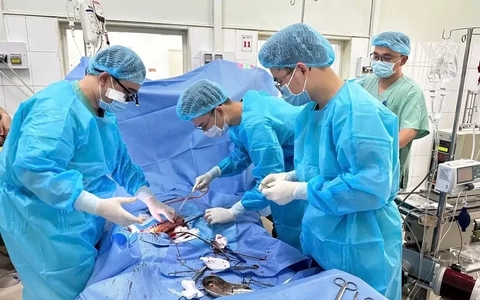 Bệnh viện Trung ương Huế cứu sống bệnh nhi sốc tim nguy kịch