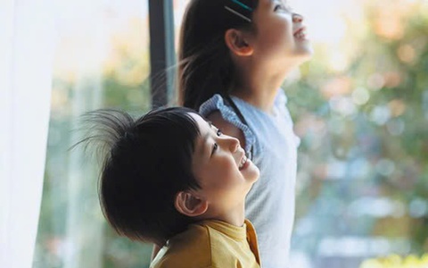 Dạy con lòng biết ơn bằng cách gieo hành vi và cảm xúc