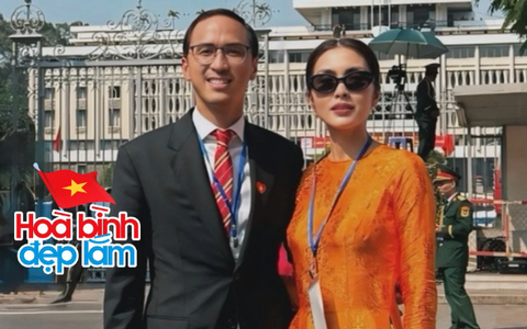 1 chi tiết đặc biệt trong bức ảnh của Hà Tăng và chồng doanh nhân khi xem diễu binh, diễu hành 30/4 gây sốt