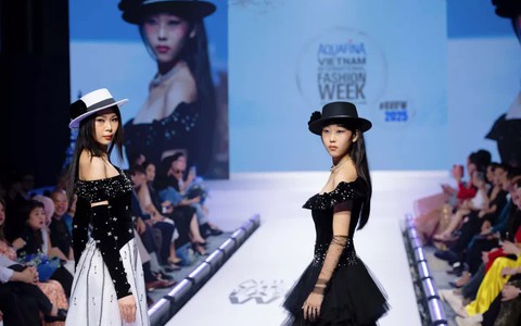 Tuần lễ Thời trang Quốc tế Việt Nam Xuân - Hè 2025: Thảo Nguyễn trình làng 2 thiết kế thanh lịch, cổ điển