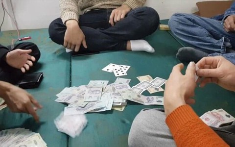 Rối loạn cờ bạc có thể khiến người trẻ tự sát
