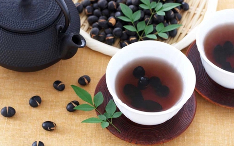 Món nước màu đen giúp bổ thận lại tiêu mỡ, giảm cân, giá cực rẻ mà nấu cũng dễ dàng